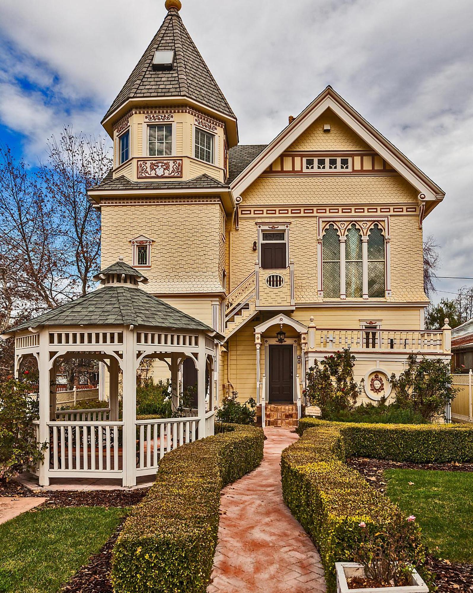 Victorian Mansion Bed And Breakfast Inn Los Alamos Dış mekan fotoğraf